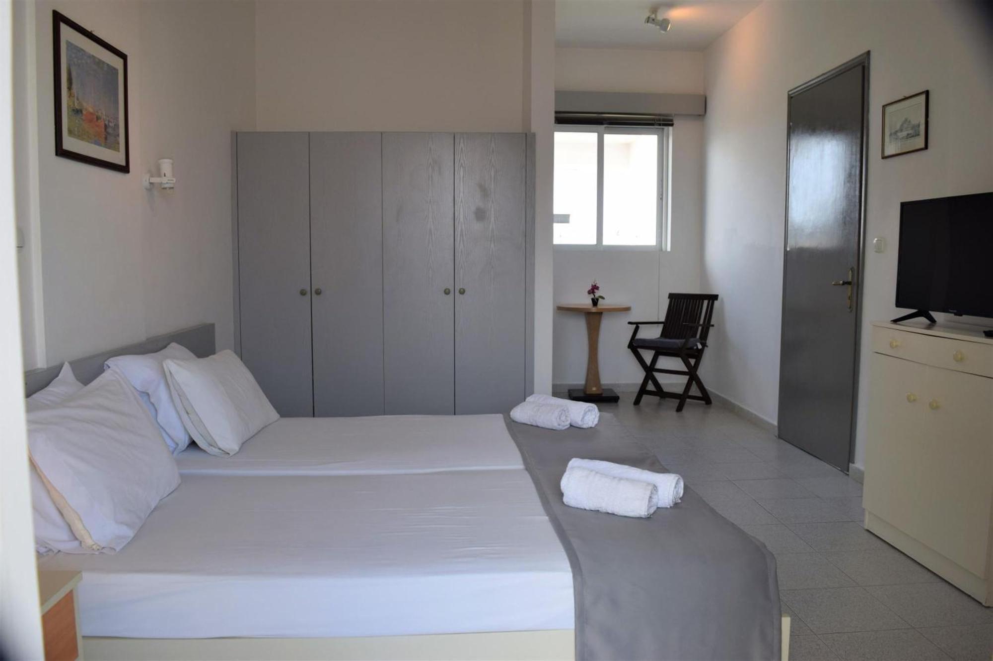 Lefteris Apartments In Ialysos  Exterior photo
