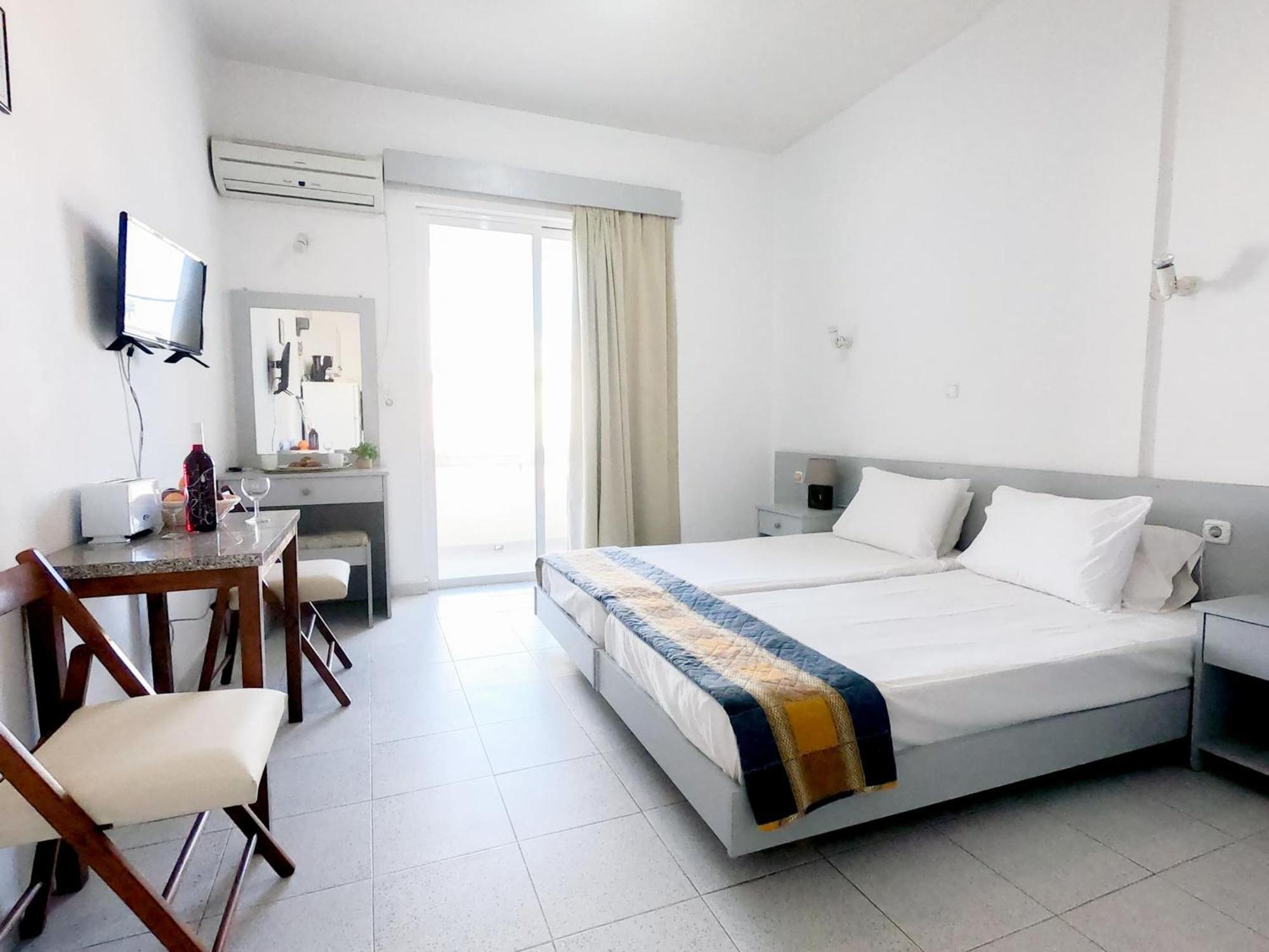Lefteris Apartments In Ialysos  Exterior photo
